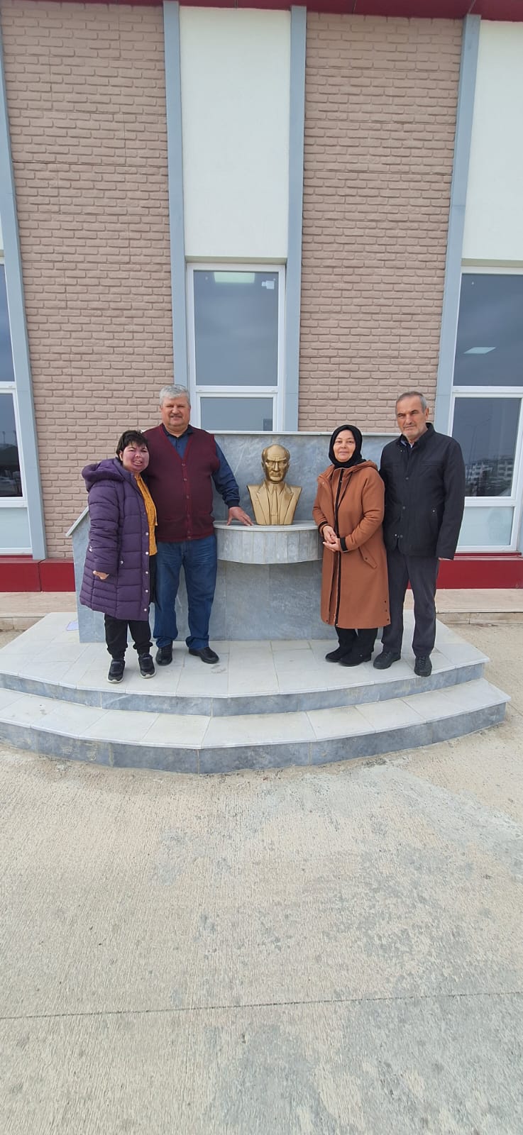 Ağır Düzey Zihinsel Engelli Yardım Derneği Başkanı Özkan’dan Anlamlı Ziyaret: “Engelleri SEVGİYLE Aşabiliriz”