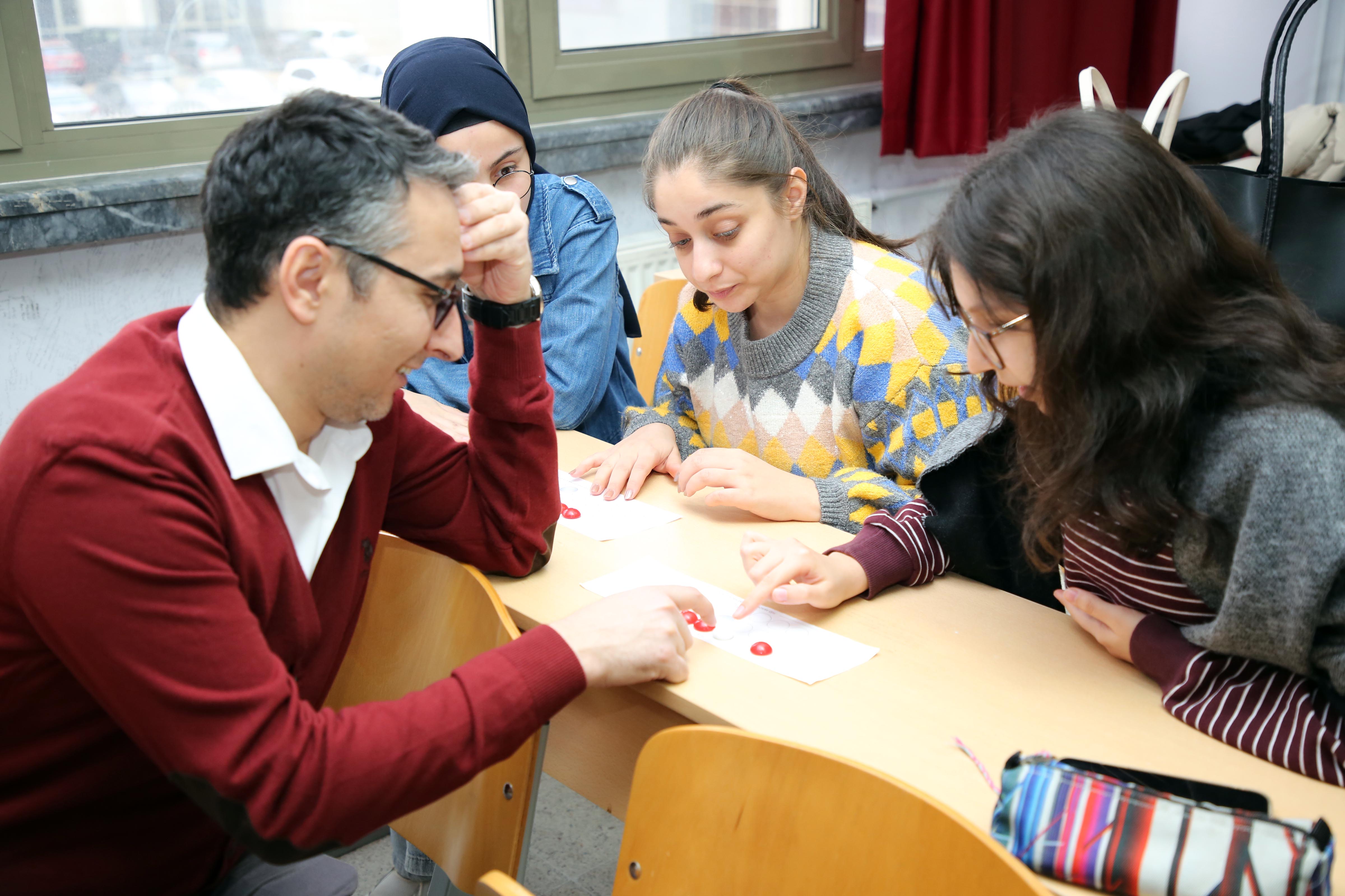 AKÜ’de Öğrencilere Matematiksel Düşünme Eğitimi Verdi