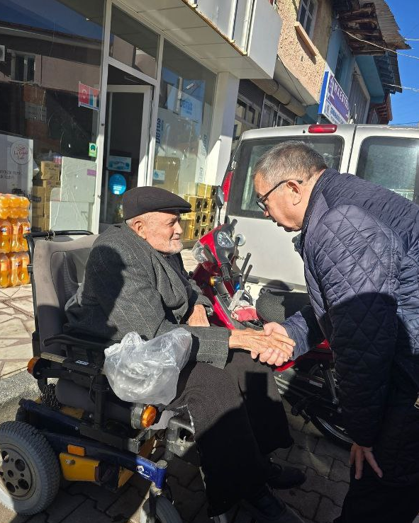 Samimiyetiyle Takdir Toplayan Başkan Özaşkın Esnafla Bir Arada