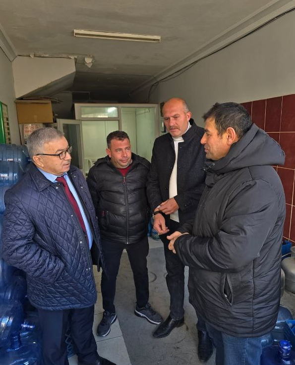 Samimiyetiyle Takdir Toplayan Başkan Özaşkın Esnafla Bir Arada