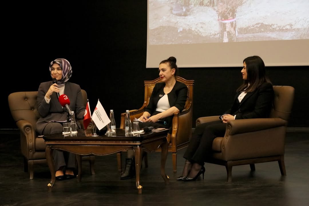 Vali Yiğitbaşı, Cumhuriyetin 101. Yılında Kadın Yöneticiler” Programına Katıldı