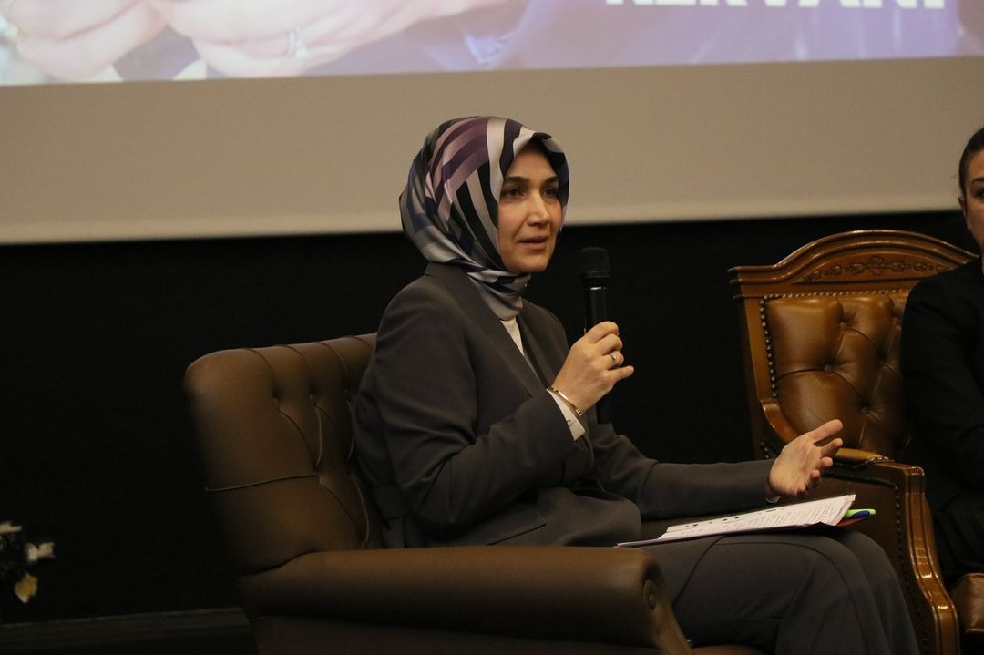 Vali Yiğitbaşı, Cumhuriyetin 101. Yılında Kadın Yöneticiler” Programına Katıldı