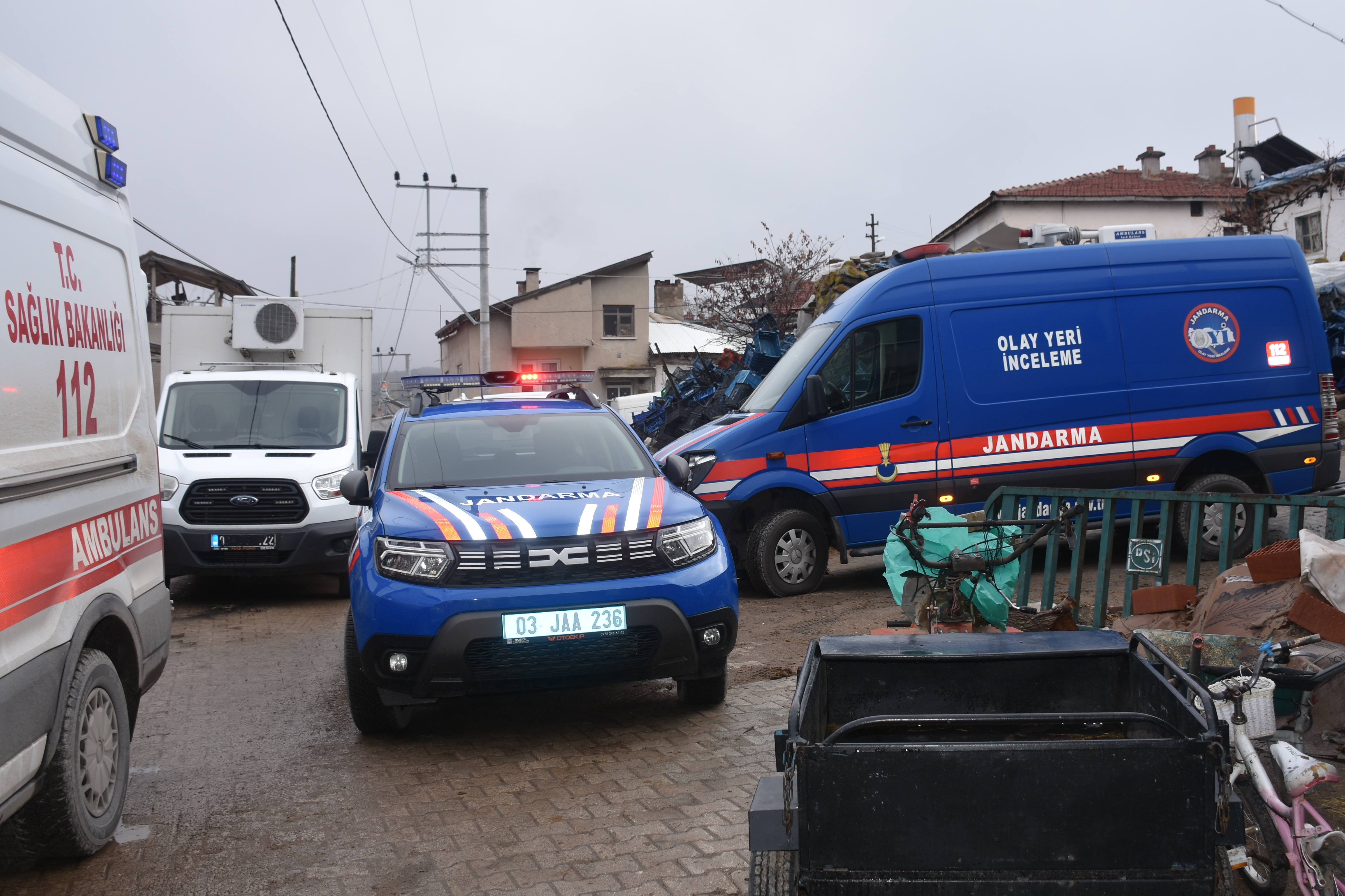 Afyon'da Ev Yangını: Bir Kadın Hayatını Kaybetti 