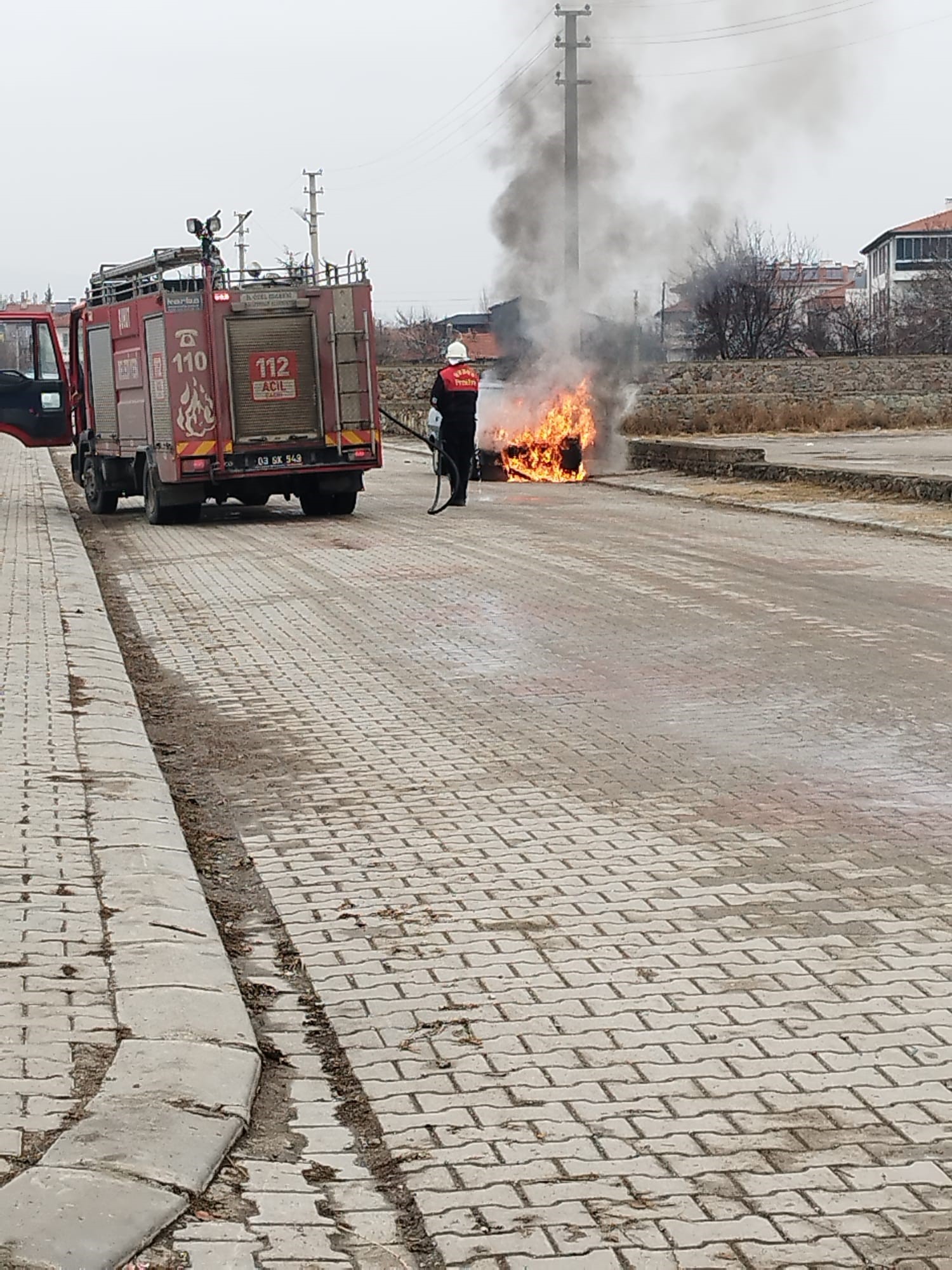 Park Halindeki Tofaş Otomobil Alevlere Teslim Oldu