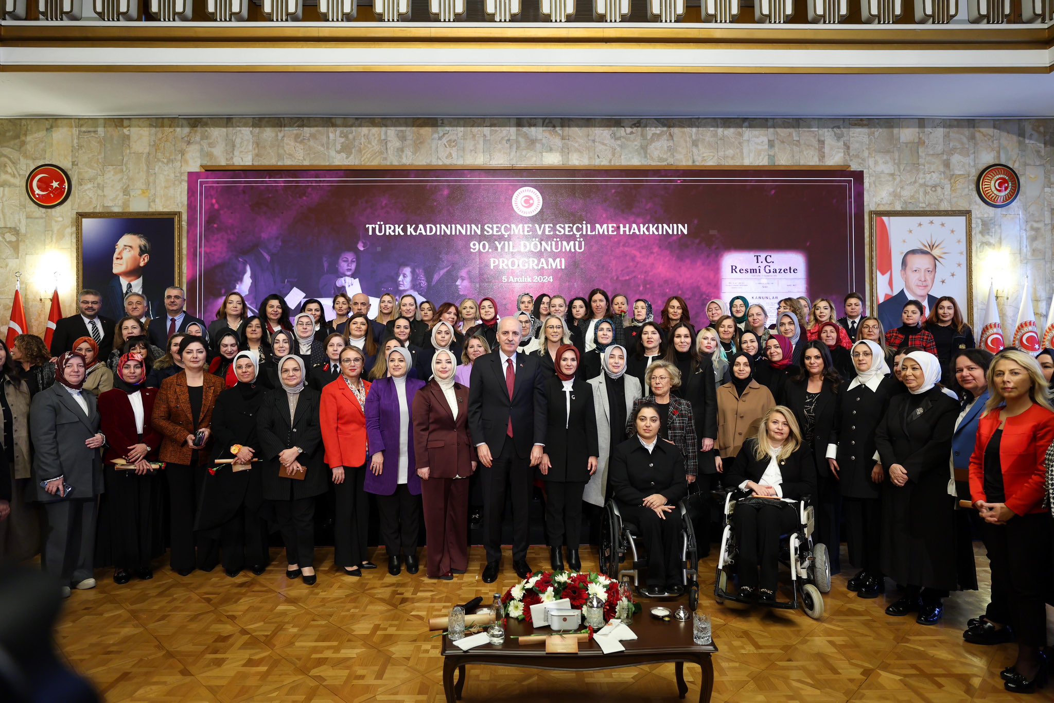 TÜRK KADININ SEÇME VE SEÇİLME HAKKINI ELDE ETMESİNİN 90. YIL DÖNÜMÜ PROGRAM DÜZENLENDİ