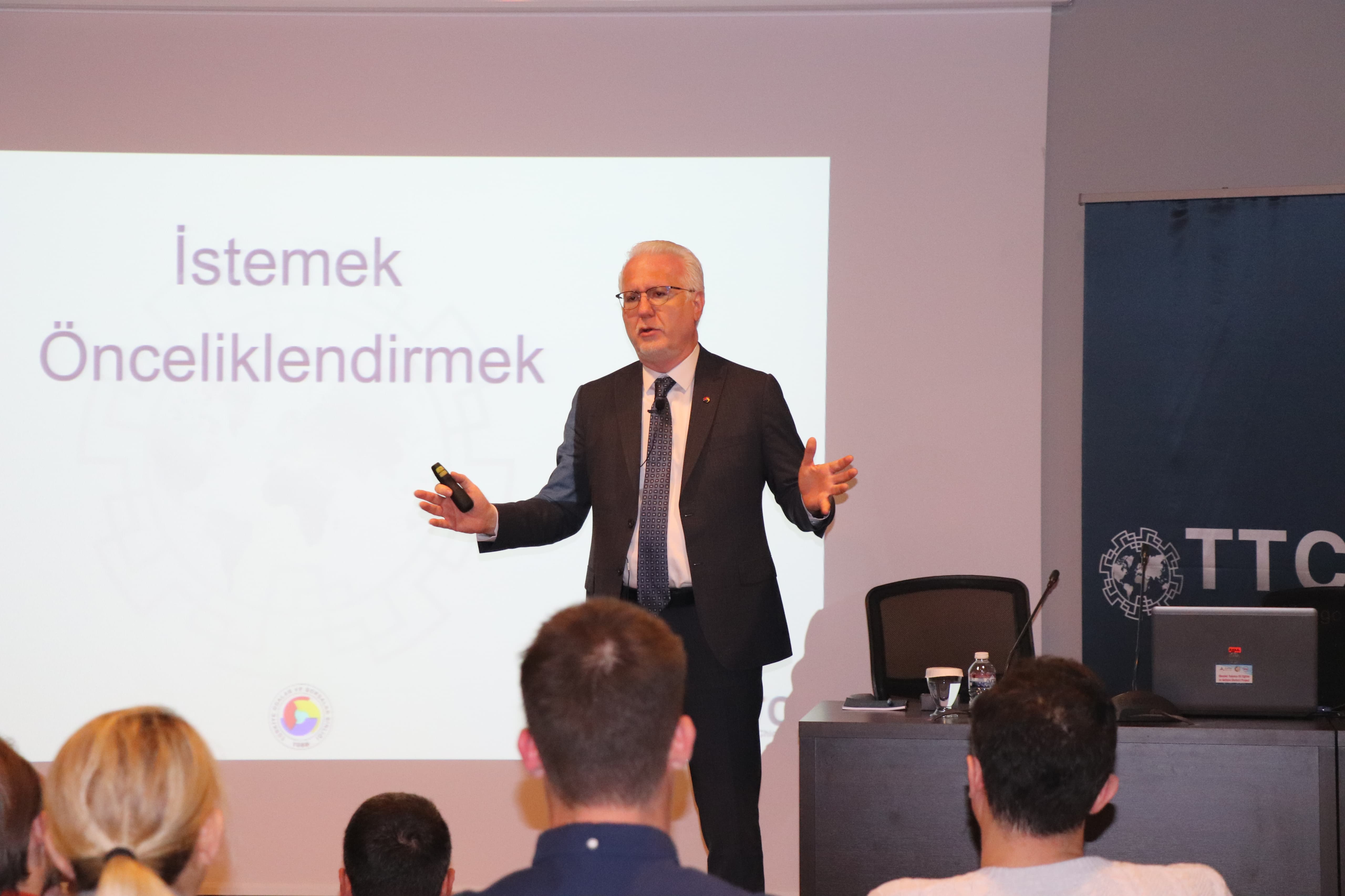 TOBB ŞİKAGO TİCARET MERKEZİ BİLGİLENDİRME TOPLANTISI ATSO'DA YAPILDI
