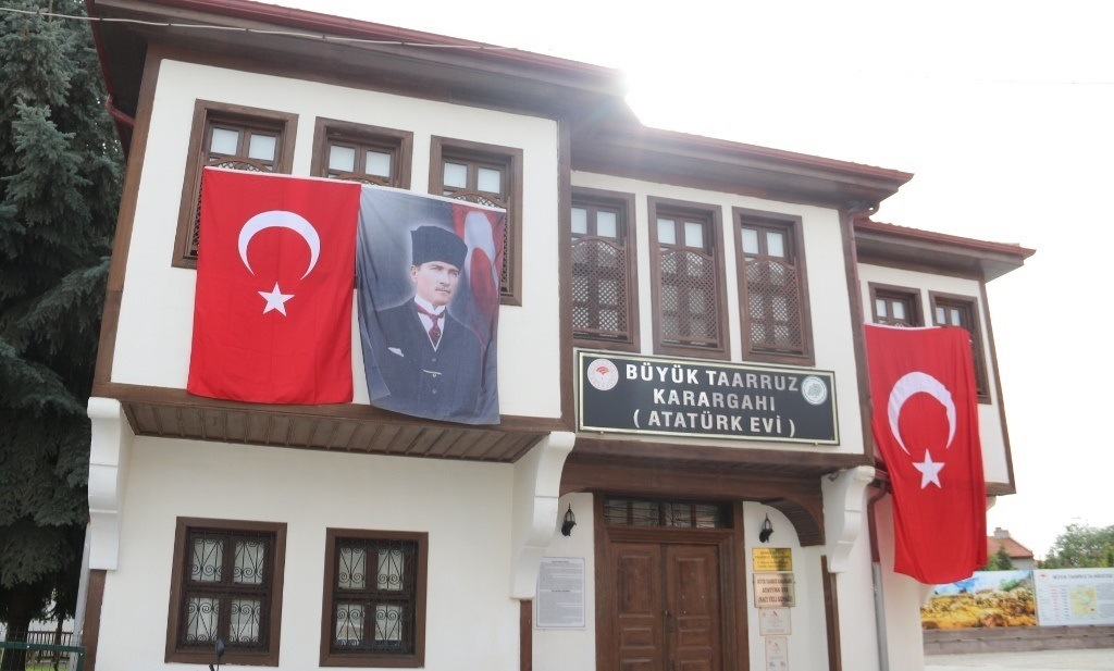 TARİHE TANIKLIK EDEN GEÇİCİ KARARGÂH