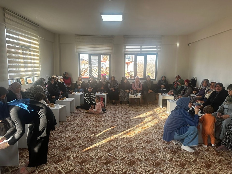 Şuhut ve Başmakçı İlçelerinde Kadın Çiftçiler Bilgilendirildi