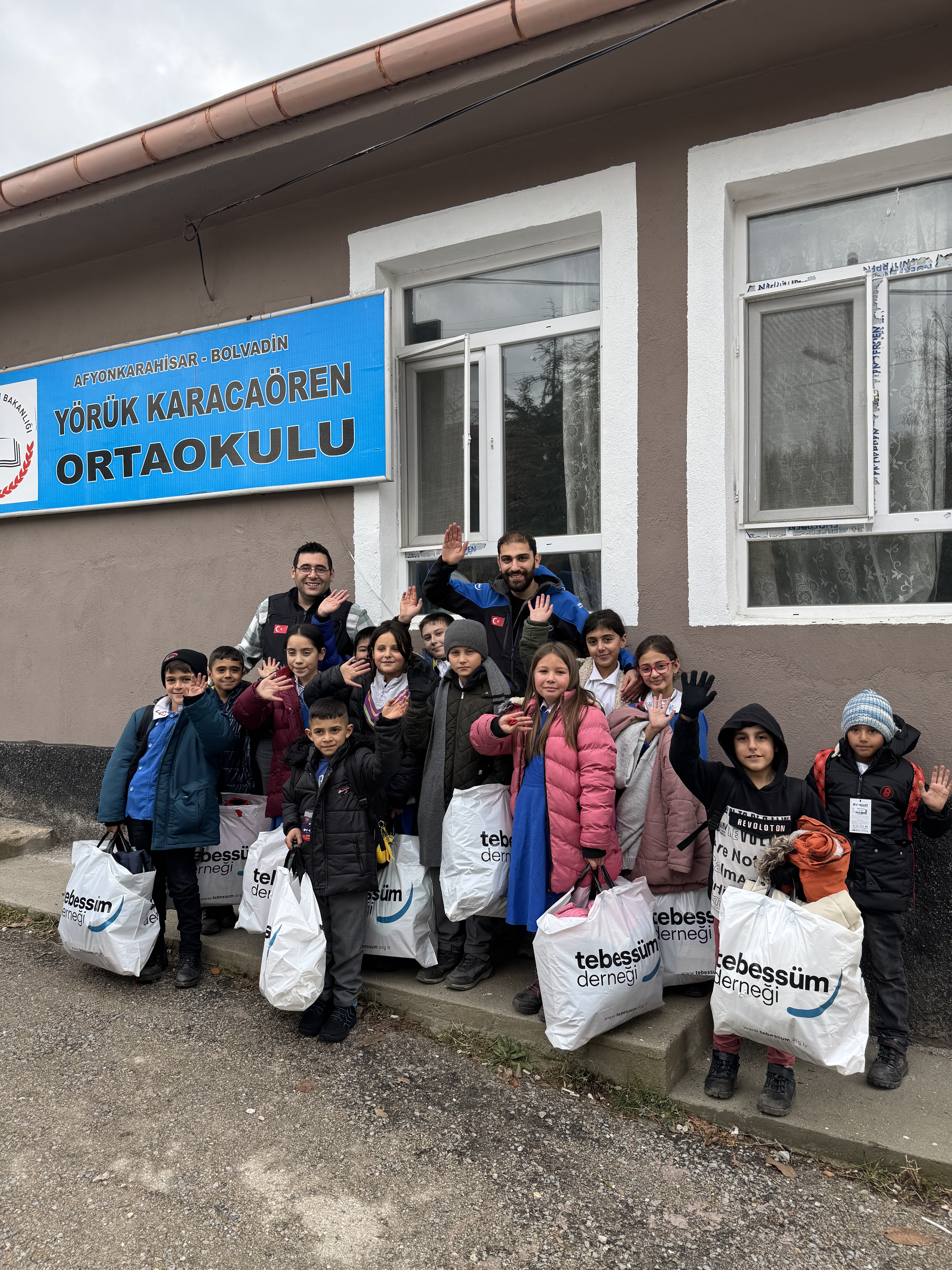 Tebessüm Derneği’nden Köy Okullarına Gönülleri Isıtan Destek