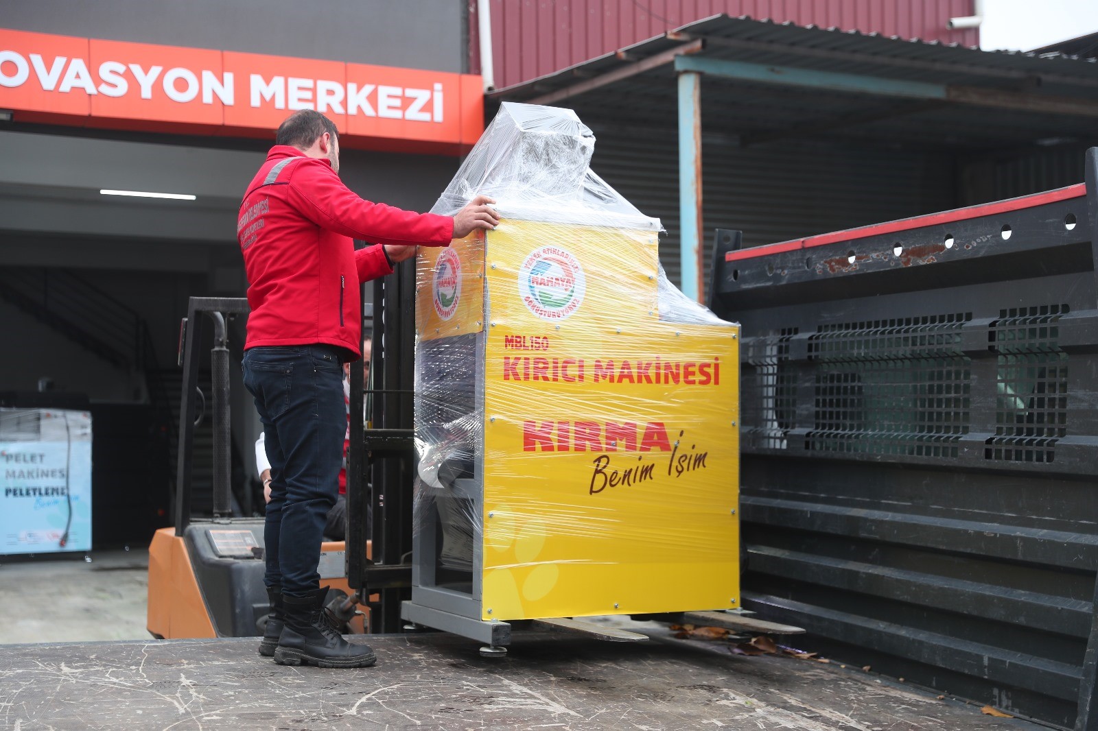 Afyonkarahisar Belediyesi'ne Mama Üretim Makineleri Teslim Edildi