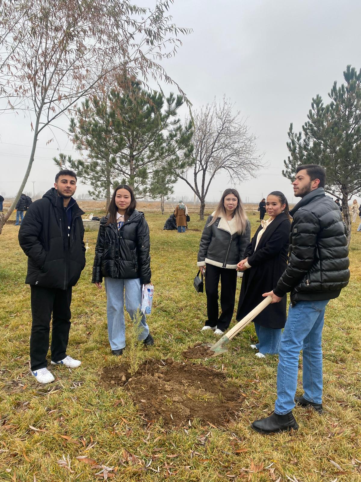 70 FİDAN TOPRAKLA BULUŞTU