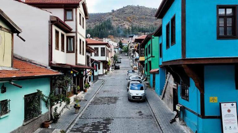 Bakan Kurum, Afyonkarahisar'ı Örnek Gösterdi: "Renkli Sokaklar, Şehrin Yeni Yüzü Olacak"