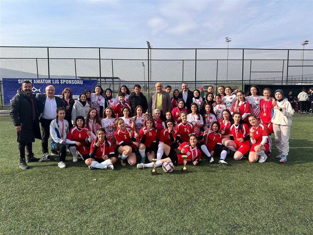 Genç Kızlar Futbol Müsabakaları Sona Erdi