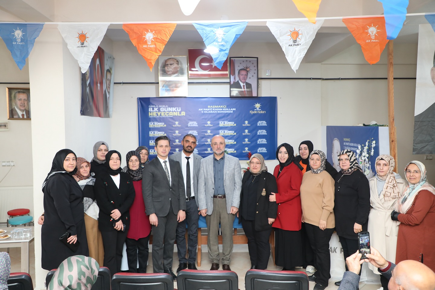 AK Kadın Başmakçı’da Mevcut Başkan Çat Güven Tazeledi!