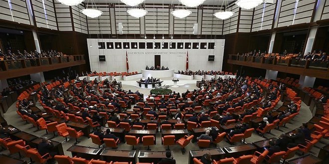 25 YIL EVLİ OLAN KADINLARA EMEKLİLİK HAKKI GÜNDEME GELDİ