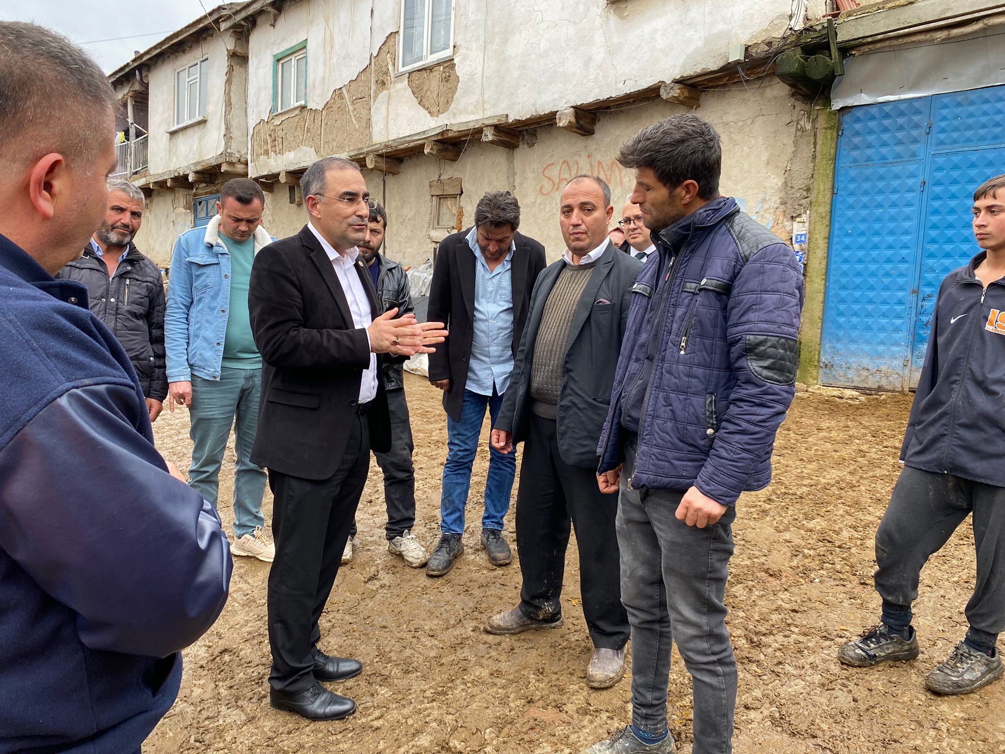 Milletvekili Arslan Sandıklı'daki Yangın Sonrası İncelemelerde Bulundu