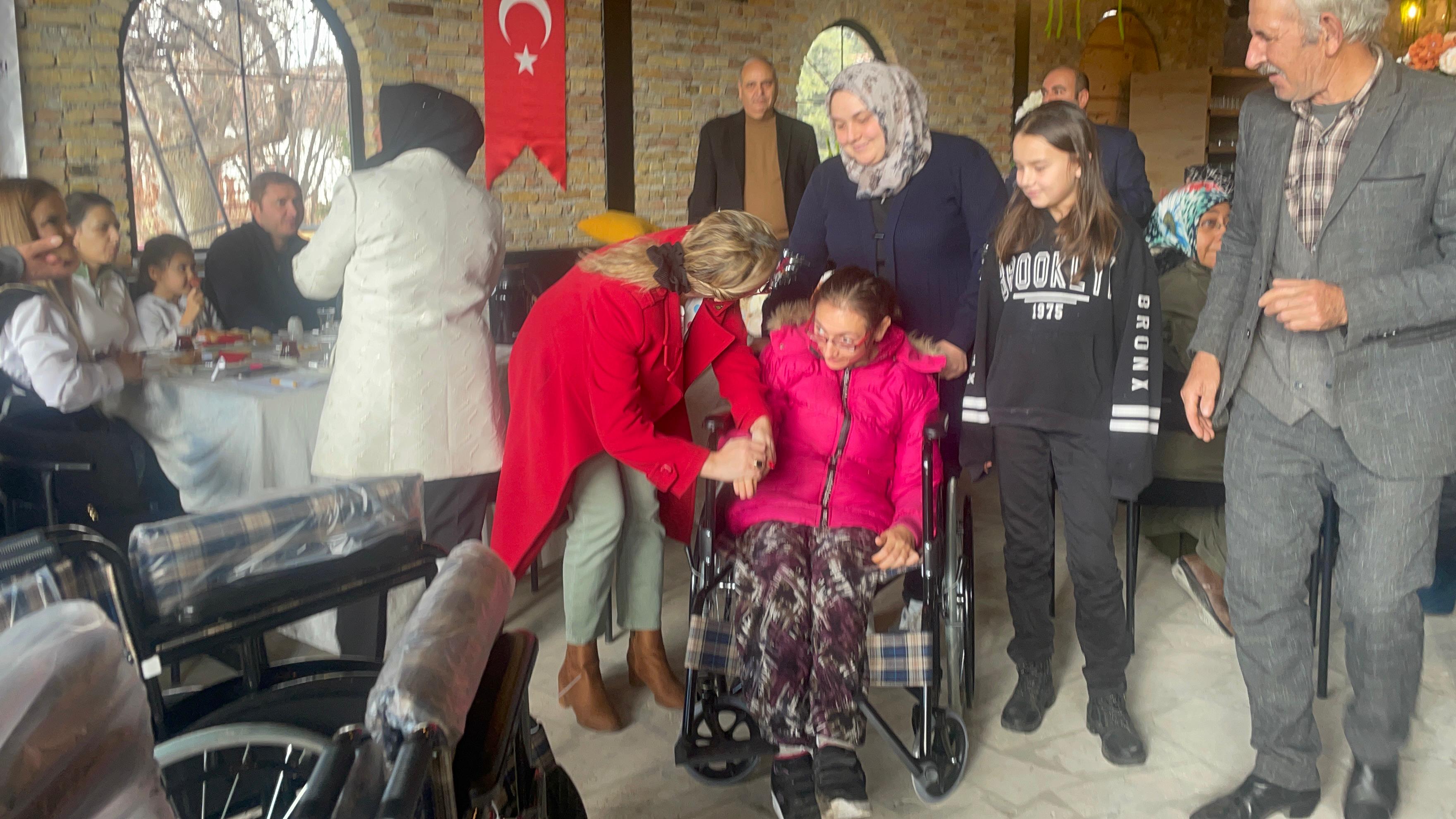 “Hepimiz Birer Engelli Adayıyız, Engelleri Birlikte Aşalım”  Gönül Dostları Derneği’nden Farkındalık Kahvaltısı