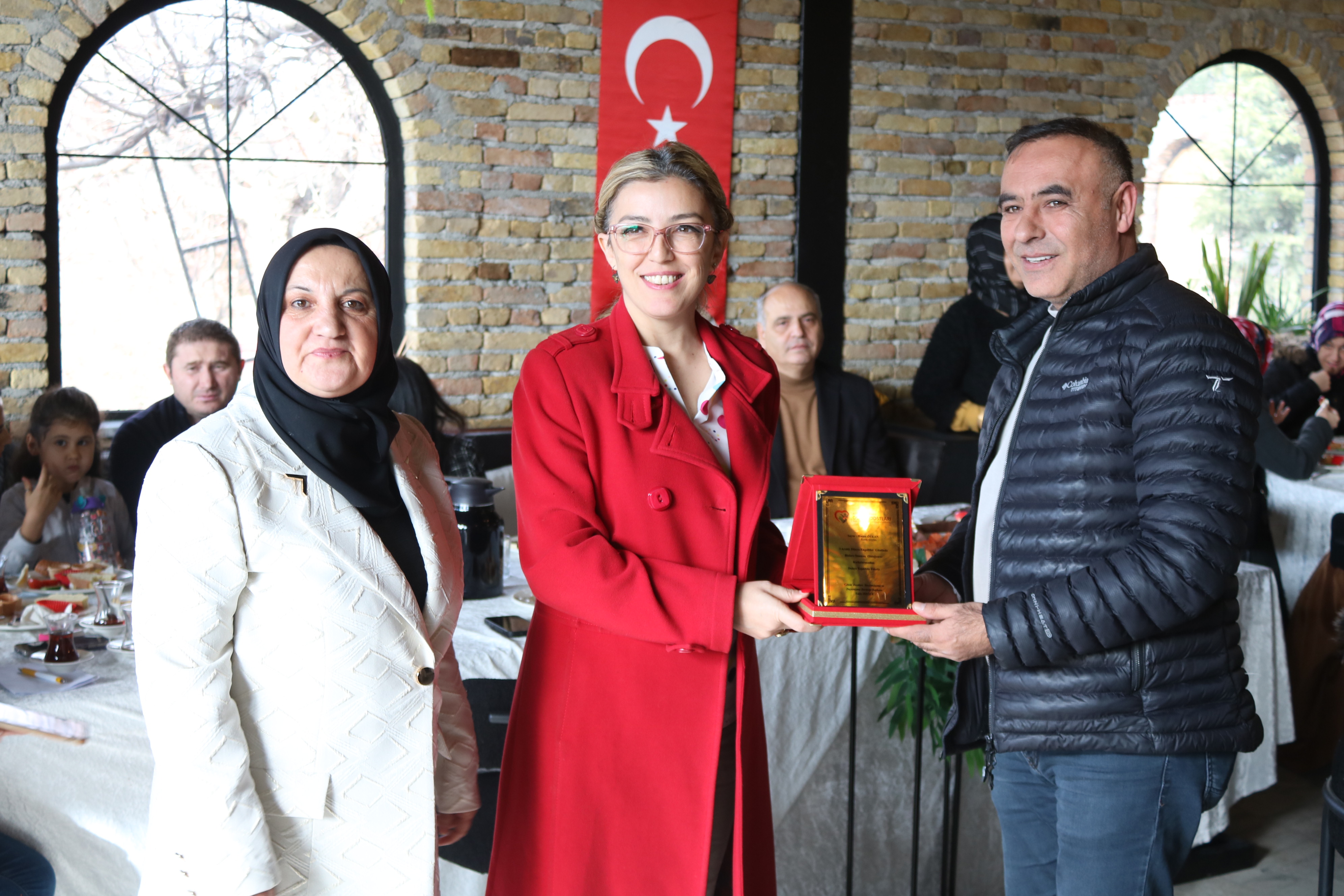 “Hepimiz Birer Engelli Adayıyız, Engelleri Birlikte Aşalım”  Gönül Dostları Derneği’nden Farkındalık Kahvaltısı