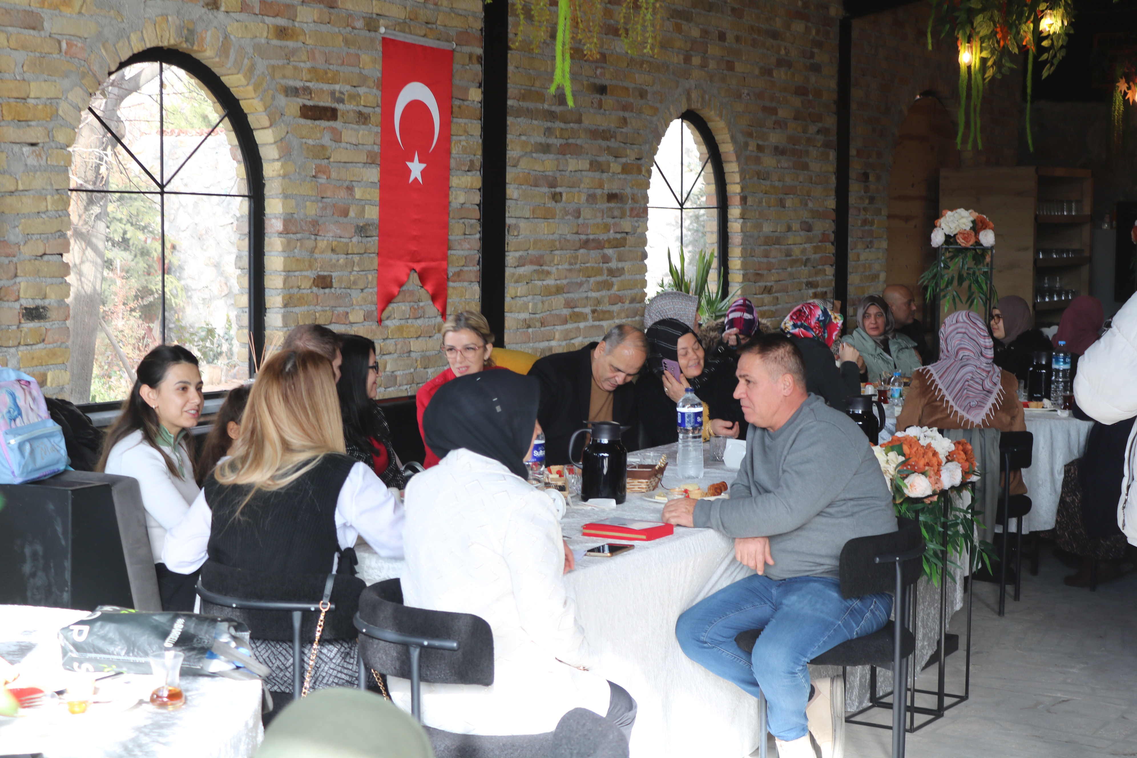 “Hepimiz Birer Engelli Adayıyız, Engelleri Birlikte Aşalım”  Gönül Dostları Derneği’nden Farkındalık Kahvaltısı