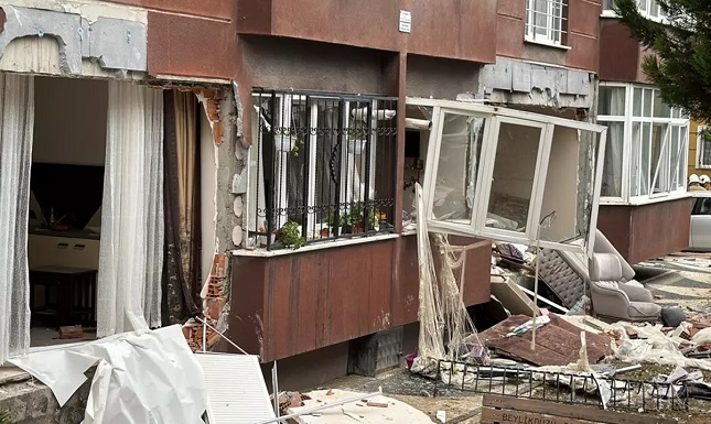 İSTANBUL’DA PATLAMA MEYDANA GELDİ: 1 ÖLÜ 3 YARALI