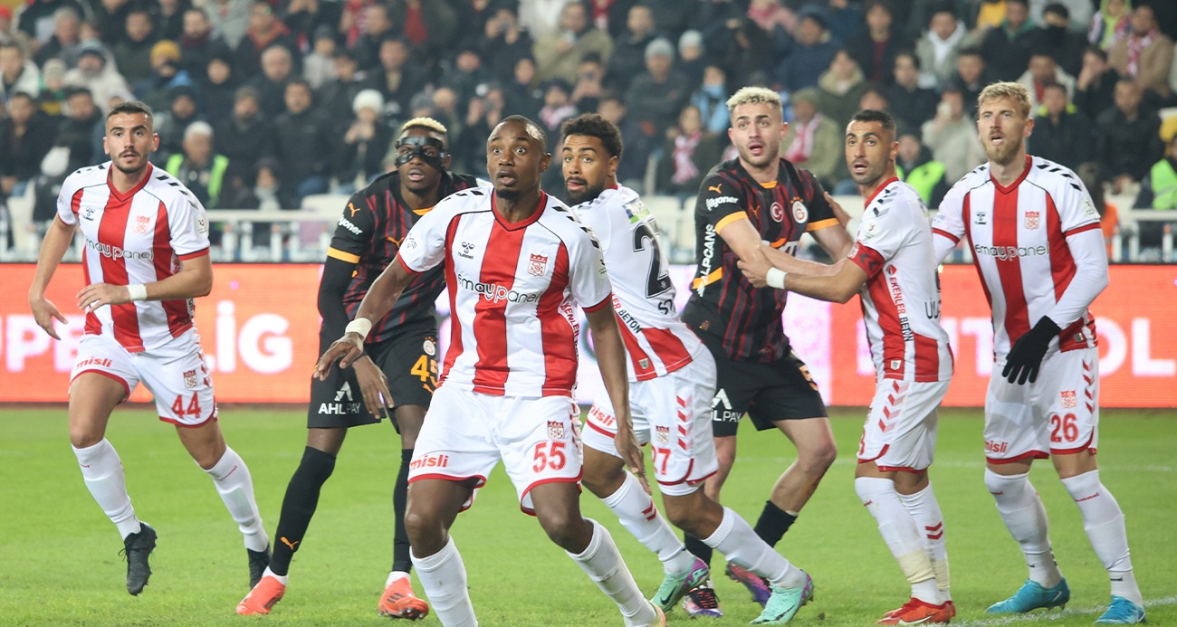 Aslan hata yapmadı! Galatasaray 10 kişiyle 3 puanı aldı