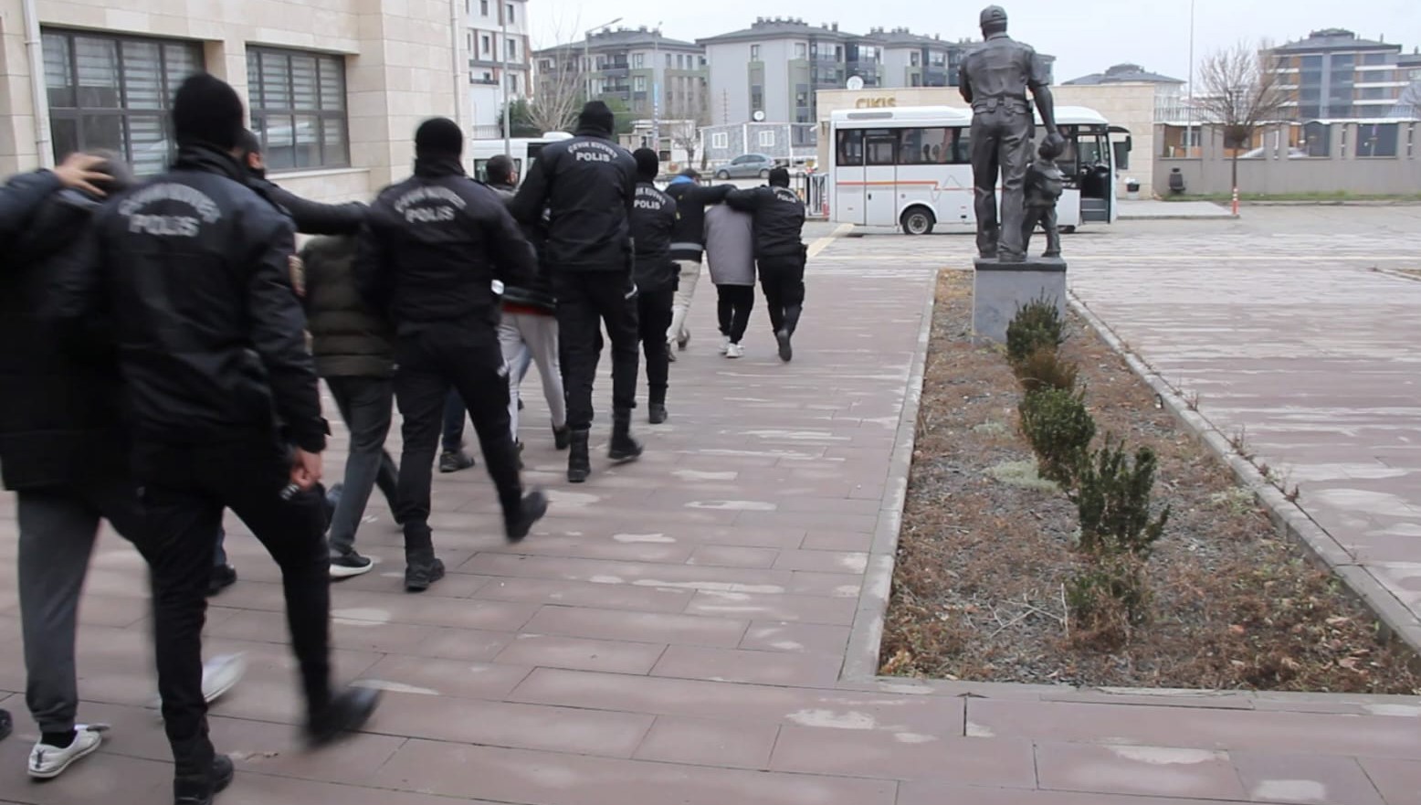 5 milyon 192 bin TL’lik vurgun: Afyonkarahisar merkezli 4 kentte operasyon!