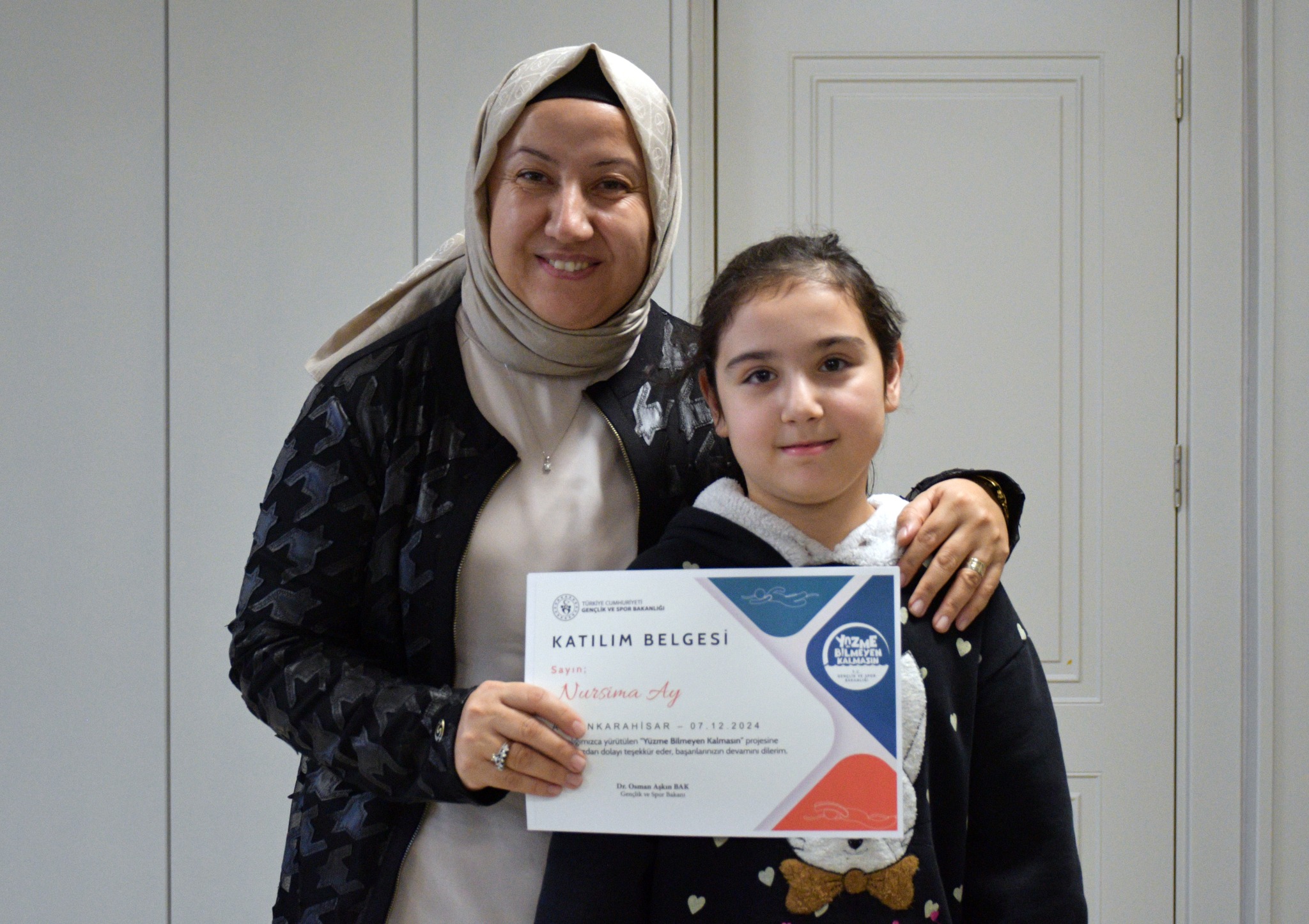 BAŞKAN KILINÇARSLAN ÖĞRENCİLERE KATILIM BELGELERİNİ VERDİ