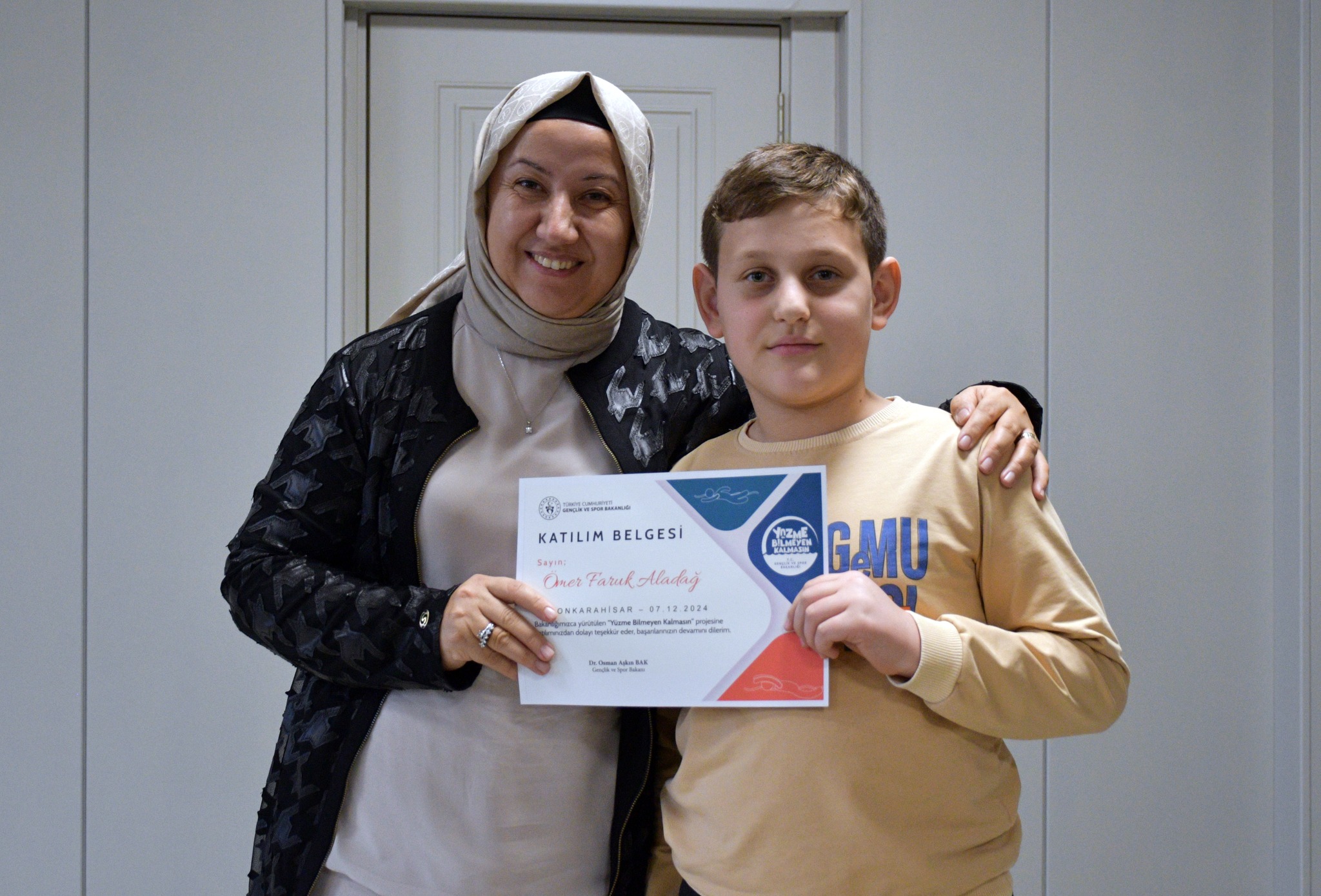 BAŞKAN KILINÇARSLAN ÖĞRENCİLERE KATILIM BELGELERİNİ VERDİ