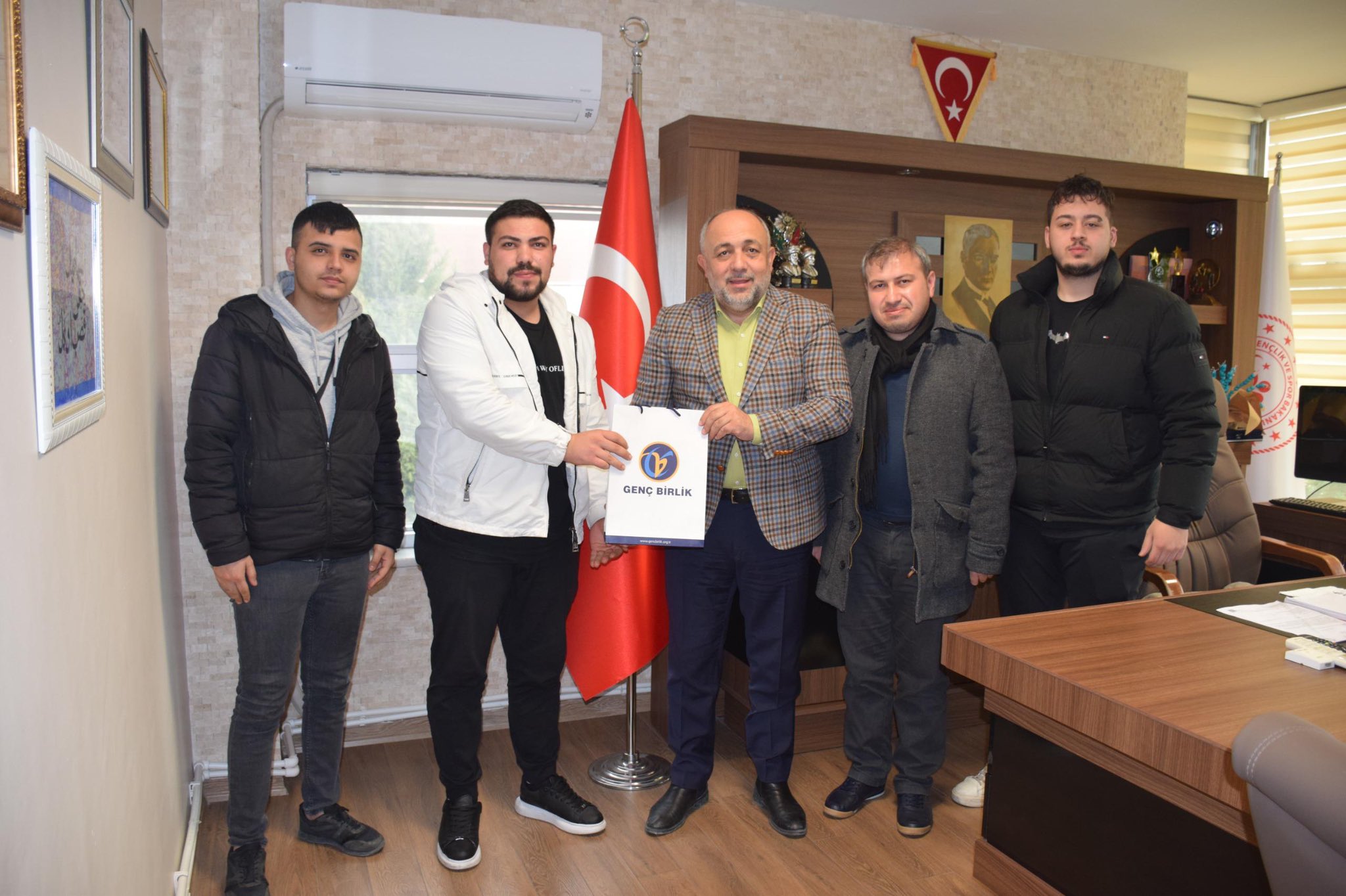 Müdür Kasapoğlu Birlik Vakfı Heyetini Ağırladı