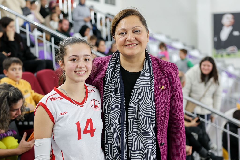 "SPOR, DAYANIŞMAYI, MÜCADELEYİ VE DOSTLUĞU ÖĞRETİR"