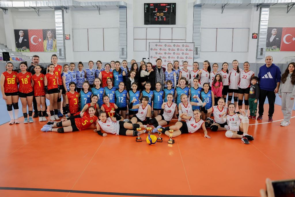 "SPOR, DAYANIŞMAYI, MÜCADELEYİ VE DOSTLUĞU ÖĞRETİR"