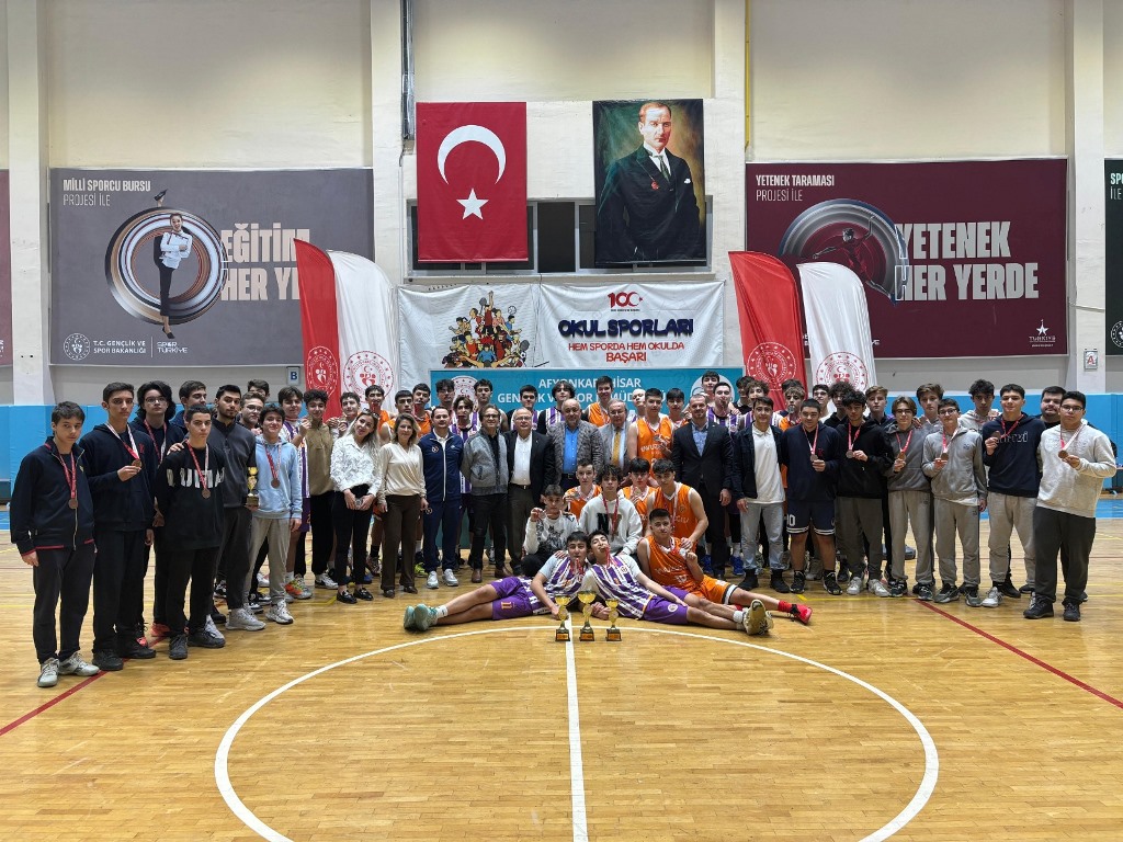 GENÇ ERKEKLER BASKETBOL MÜSABAKALARI SONA ERDİ