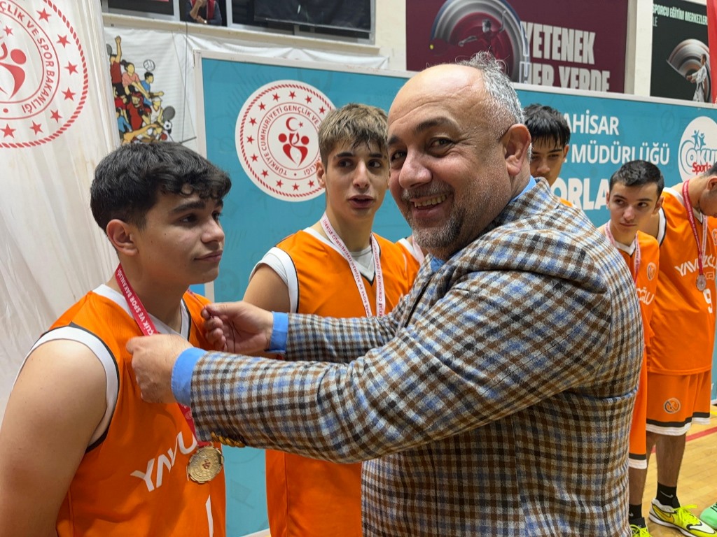GENÇ ERKEKLER BASKETBOL MÜSABAKALARI SONA ERDİ
