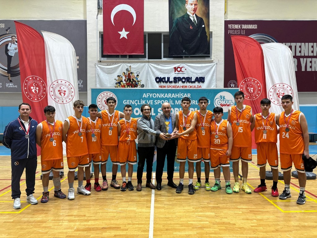 GENÇ ERKEKLER BASKETBOL MÜSABAKALARI SONA ERDİ