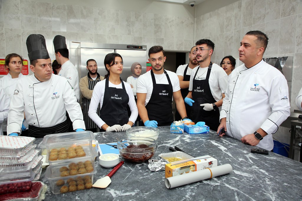 "GELENEKTEN GELECEĞE TATLI BİR YOLCULUK" SÖYLEŞİSİ VE WORKSHOPU DÜZENLENDİ