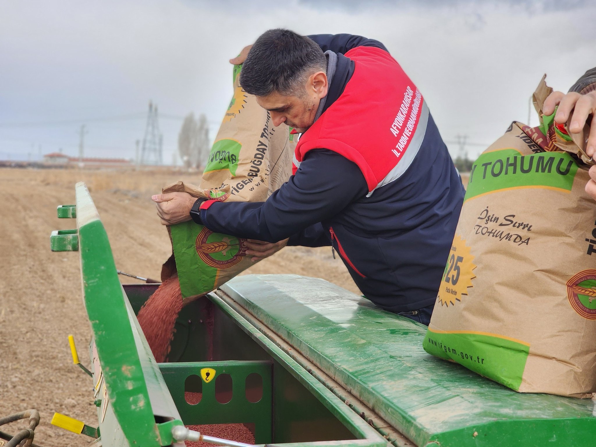 Afyon’da 300 Ton Buğday  Tohumu Toprakla Buluştu