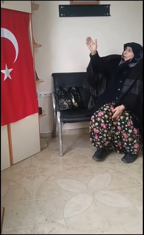 Milletvekili Arslan, Sinanpaşalı Saadet Nine'nin Bayrak Konuşmasına Vurgu Yaptı: "Derdimiz Tek Devlet, Tek Vatan, Tek Millet, Tek Bayrak Olsun"