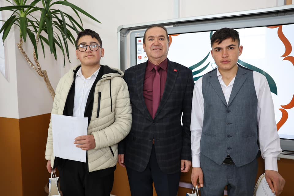 GENÇLER, HAFIZLIK VE EZAN OKUMA YARIŞMALARINDA ŞAMPİYON OLDU