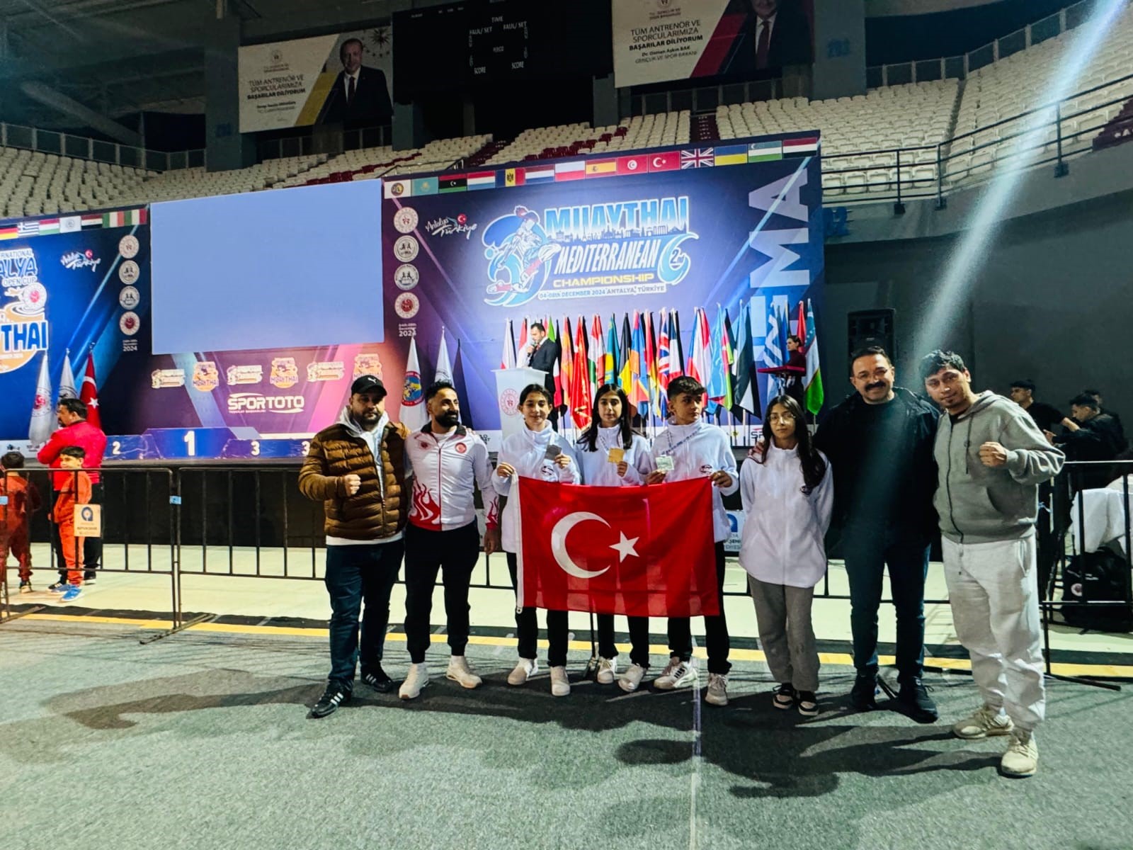 Afyonlu Sporcular Antalya'dan Madalya İle Döndü