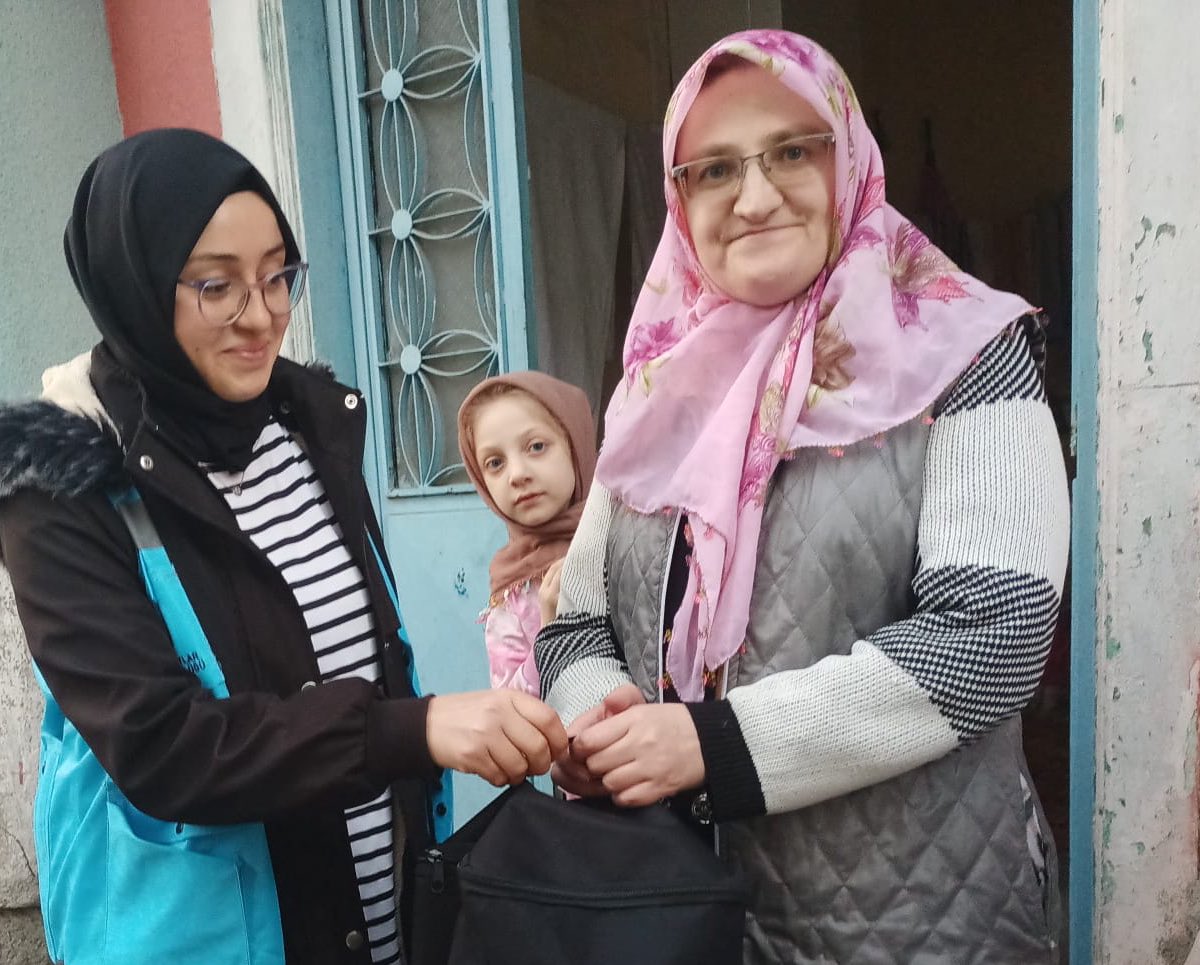 Komşum Projesi ile  Dayanışma Ruhunu Yaşatıyorlar