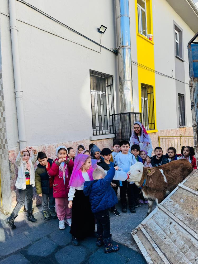 AFYONKARAHİSAR KOCATEPE İLKOKULU’NDA YERLİ MALI HAFTASI KUTLANDI