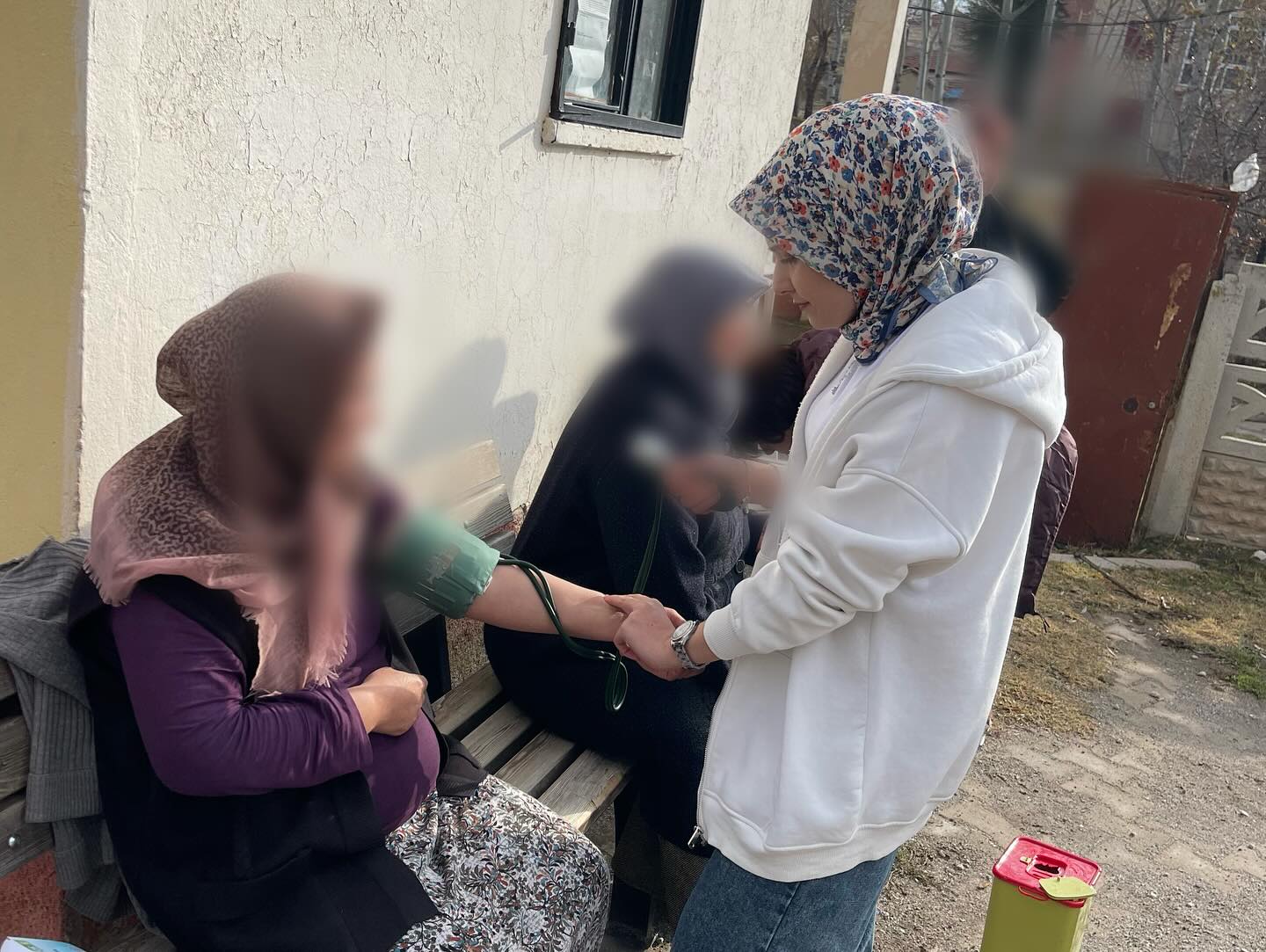 Emirdağ’ın Kahraman Sağlıkçıları Vatandaşın Yanında