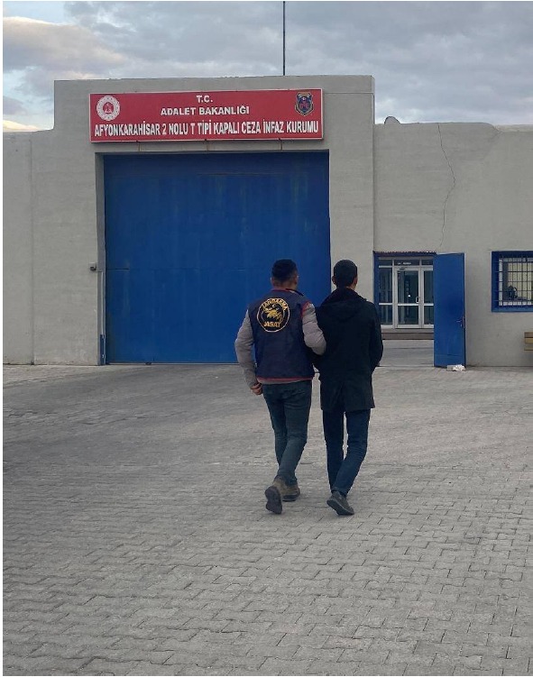 Afyonkarahisar’da 4 Yıl 2 Ay Hapis Cezalı Suçlu Jandarma Ekiplerince Ele Geçirildi