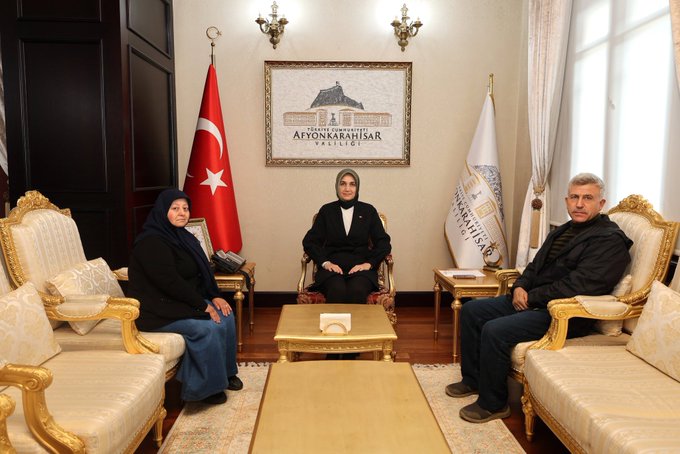 VALİ YİĞİTBAŞI ŞEHİT AİLESİNİ MAKAMINDA AĞIRLADI