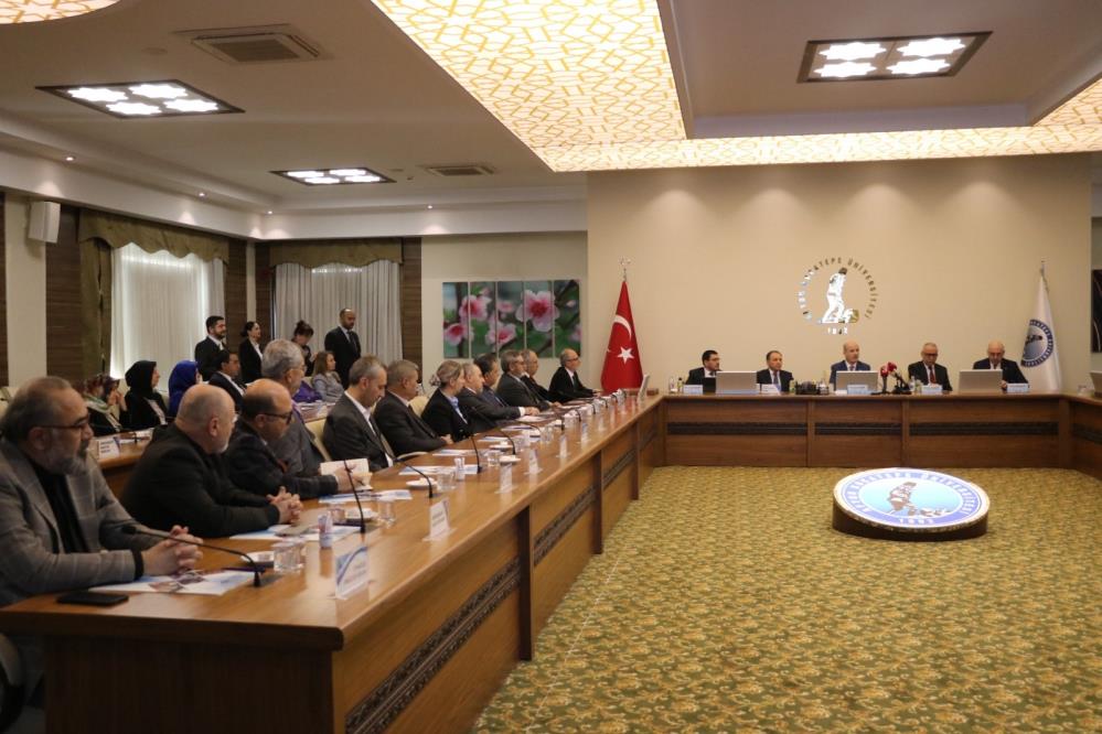 YÖK BAŞKANI ÖZVAR, AFYON KOCATEPE ÜNİVERSİTESİ’Nİ ZİYARET ETTİ