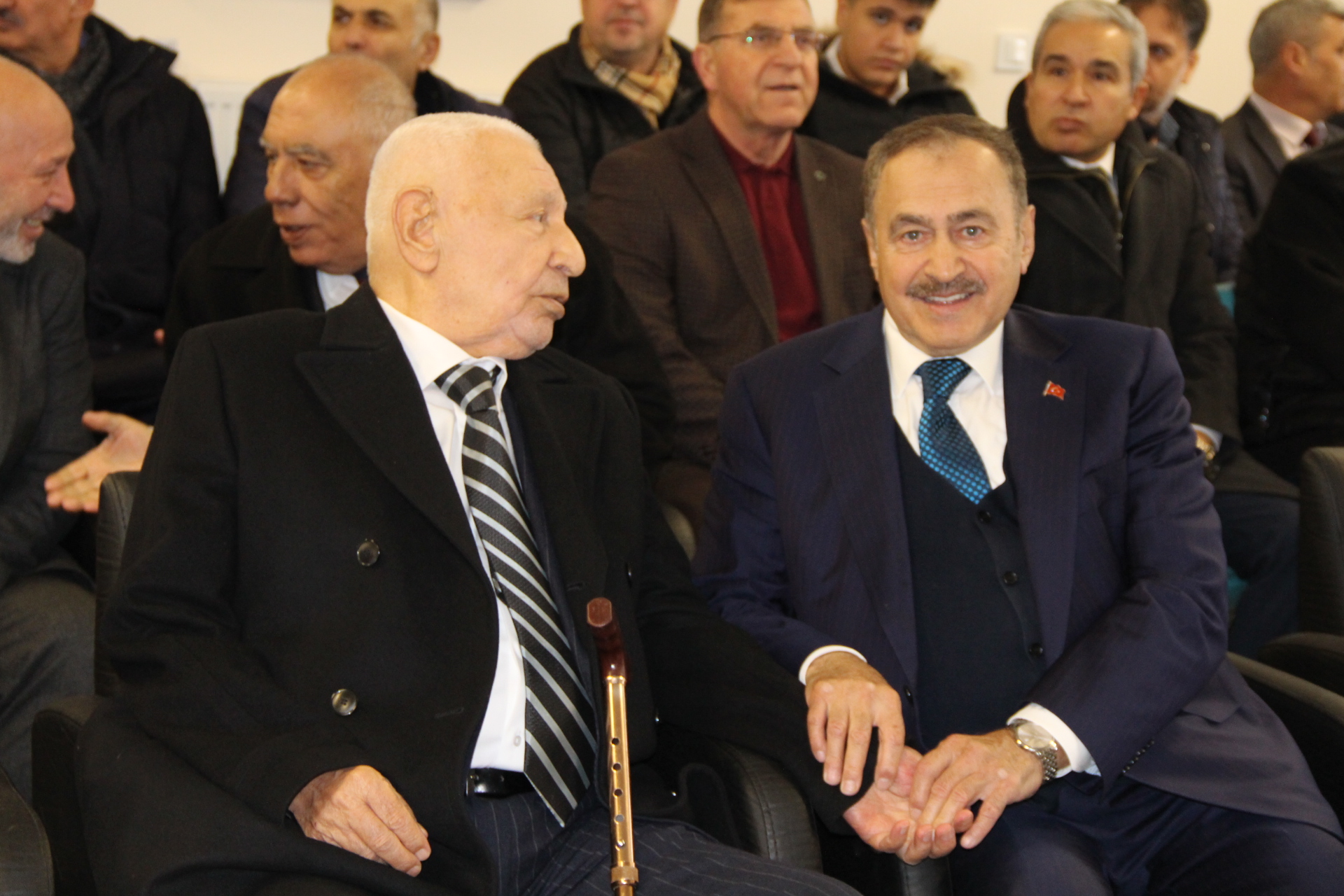 AKÜ İLAHİYAT FAKÜLTESİ YENİ BİNASINDA EĞİTİME BAŞLADI
