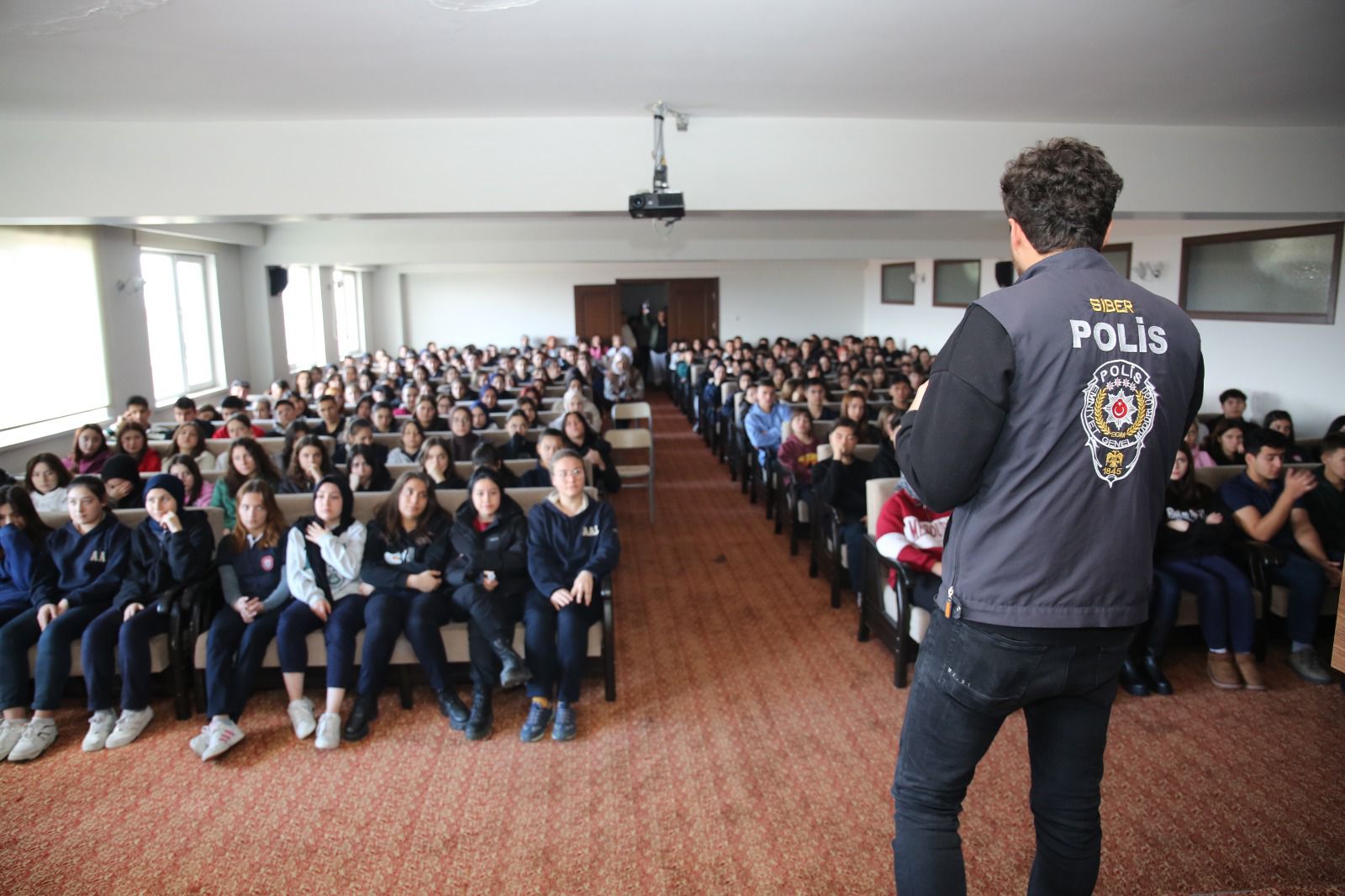 Afyon Polisi  Sosyal Projelerde de Öncü