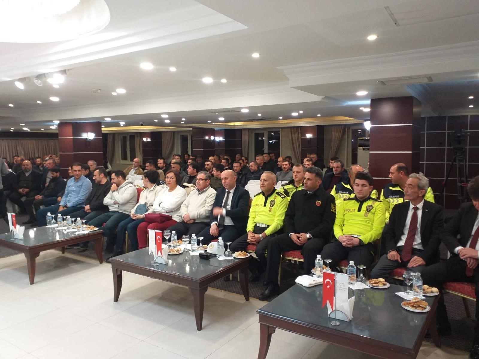 DOLMUŞ VE MİNİBÜS ŞOFÖRLERİNE YÖNELİK DENETİM