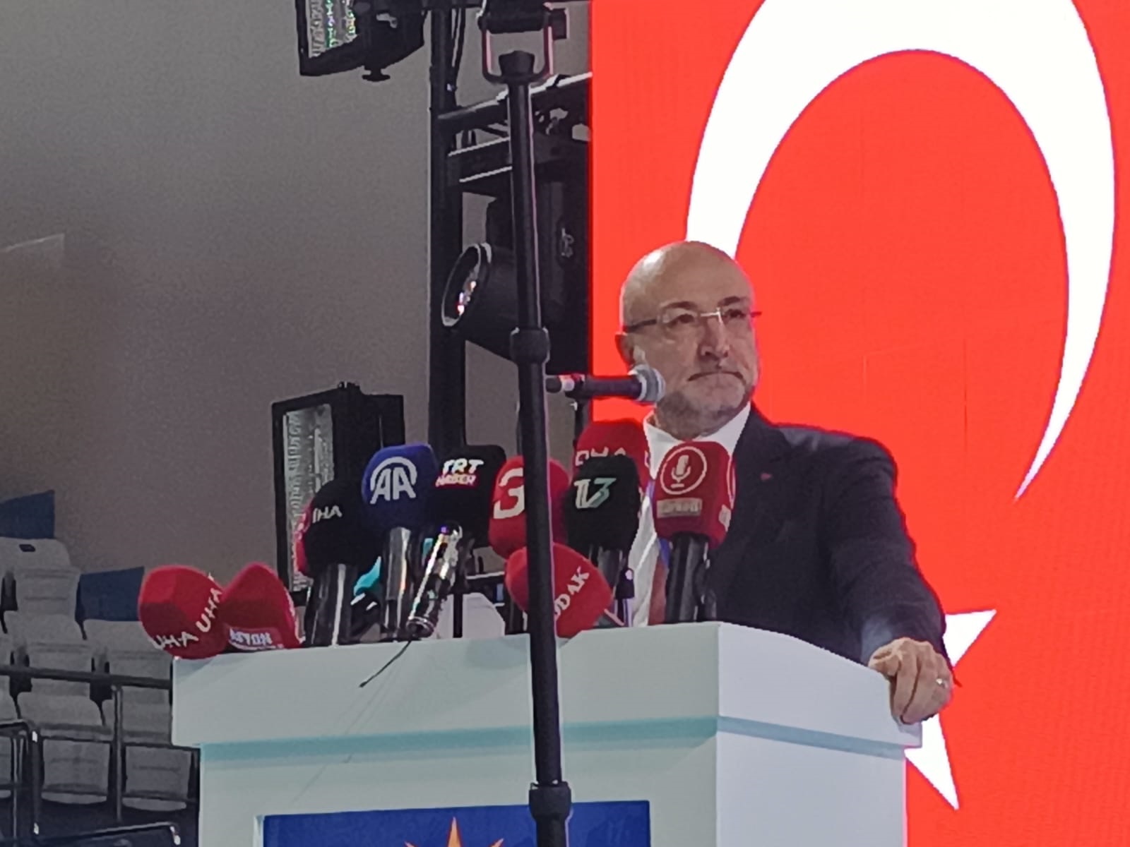 AK Partili Şahin Hodri Meydan Faşizme Geçit Yok