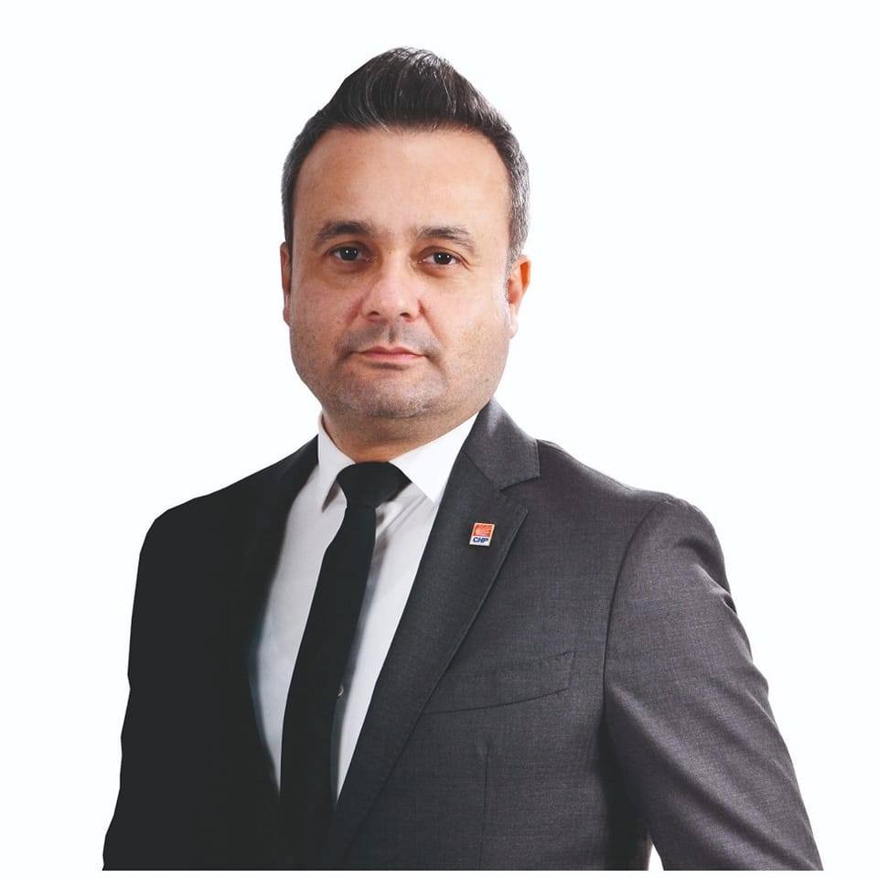"Tek adaylı kongrede nasıl becerdiniz de olay çıkardınız?"
